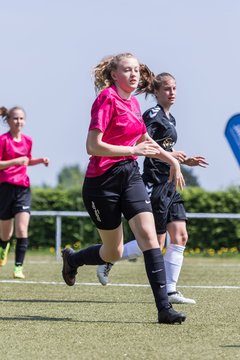 Bild 102 - B-Juniorinnen Pokalfinale SV Henstedt Ulzburg - SG Holstein Sued : 2:0